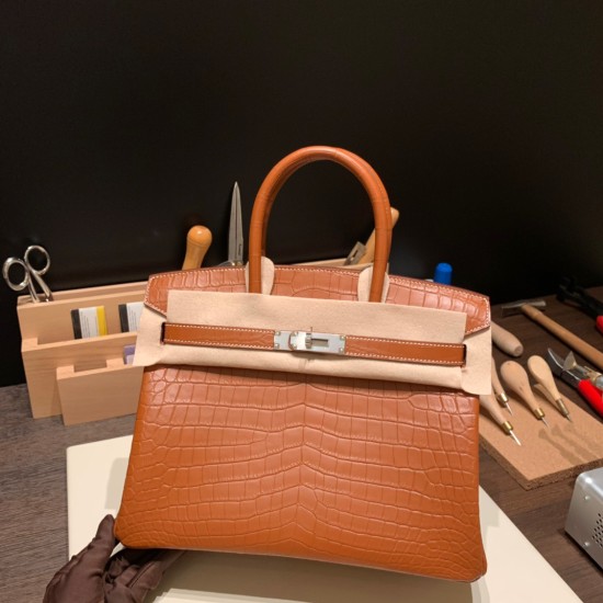 エルメスバーキン 30センチMatta Crocodile ゴールド  37/ Goldシルバー金具 birkin30-006 全手縫い