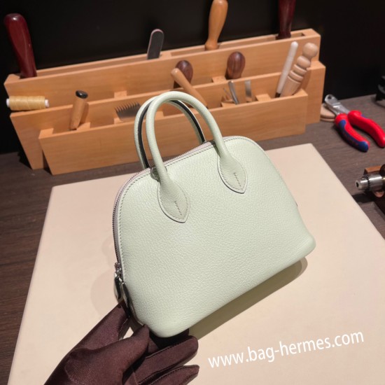 エルメス ボリード ミニ  HERMES Bolide 1923 Miniシェブルミゾル  Chevre ヴェールフィズ 0S vertdeau   シルバー金具  bolide-mi021 全手縫い