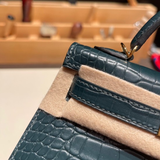 エルメスケリーミニ Kelly bag miniMini Kelly New stock  Matte Alligateor CrocodileV0/Vert Rousseau ヴェールルソー V0/Vert Rousseau ゴールド金具 kellymini-096 全手縫い