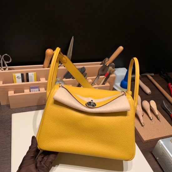 エルメス リンディ26 Clemence トリヨンクレマンス ジョーヌアンブル 9D /Jaune Ambre シルバー金具 lindy26-018 全手縫い